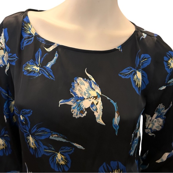 NWT Banana Republic Size Small Floral Blouse Navy Iris Print - Picture 3 of 12